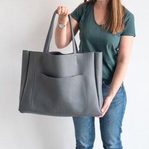 Graue GROSSE SCHULTERTASCHE, Oversize-Ledertasche, Leder Frauen Geldbörse, große Schultertasche, große Alltags-Leder-Einkaufstasche, dunkelgraue Handtasche