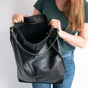 Schwarze Leder HOBO Tasche, Große Shopper Tasche - Übergroße schwarze Geldbörse - Schwarze Lederhandtasche - Große Alltagstasche für Frauen
