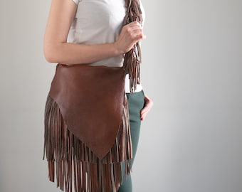 Braune Boho Leder Umhängetasche mit Fransen, Cognac Boho Hippie Crossbody Geldbörse
