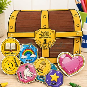 Pode incluir: Um kit de artesanato em papel imprimível com um baú de tesouro castanho e um cadeado amarelo com o texto For where your treasure is, there your heart will be also. Inclui fichas circulares e em forma de gema com ícones como livro, arco-íris e coração.
