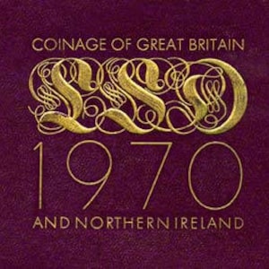 Könnte beinhalten: Ein violettes Heft mit goldenen Lettern, auf dem "Coinage of Great Britain and Northern Ireland 1970" steht.
