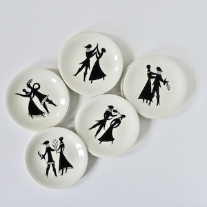 LONGCHAMP “Sylvestre” Collection, 9 French vintage Fine earthenware dessert plates with modernist couple decor 1920s 1930s Art Décoratif