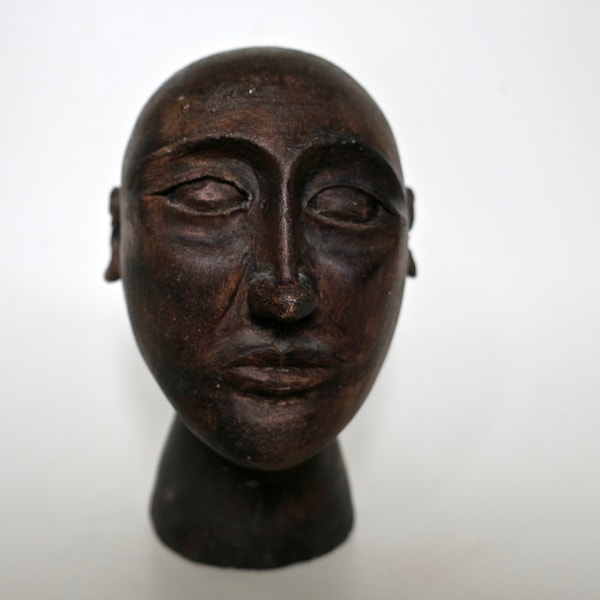 Studio Pottery Head sculpture in patinated clay 1970s France,  Sculpture d'atelier d'artiste représentant une Tête d'homme, Tête en terre