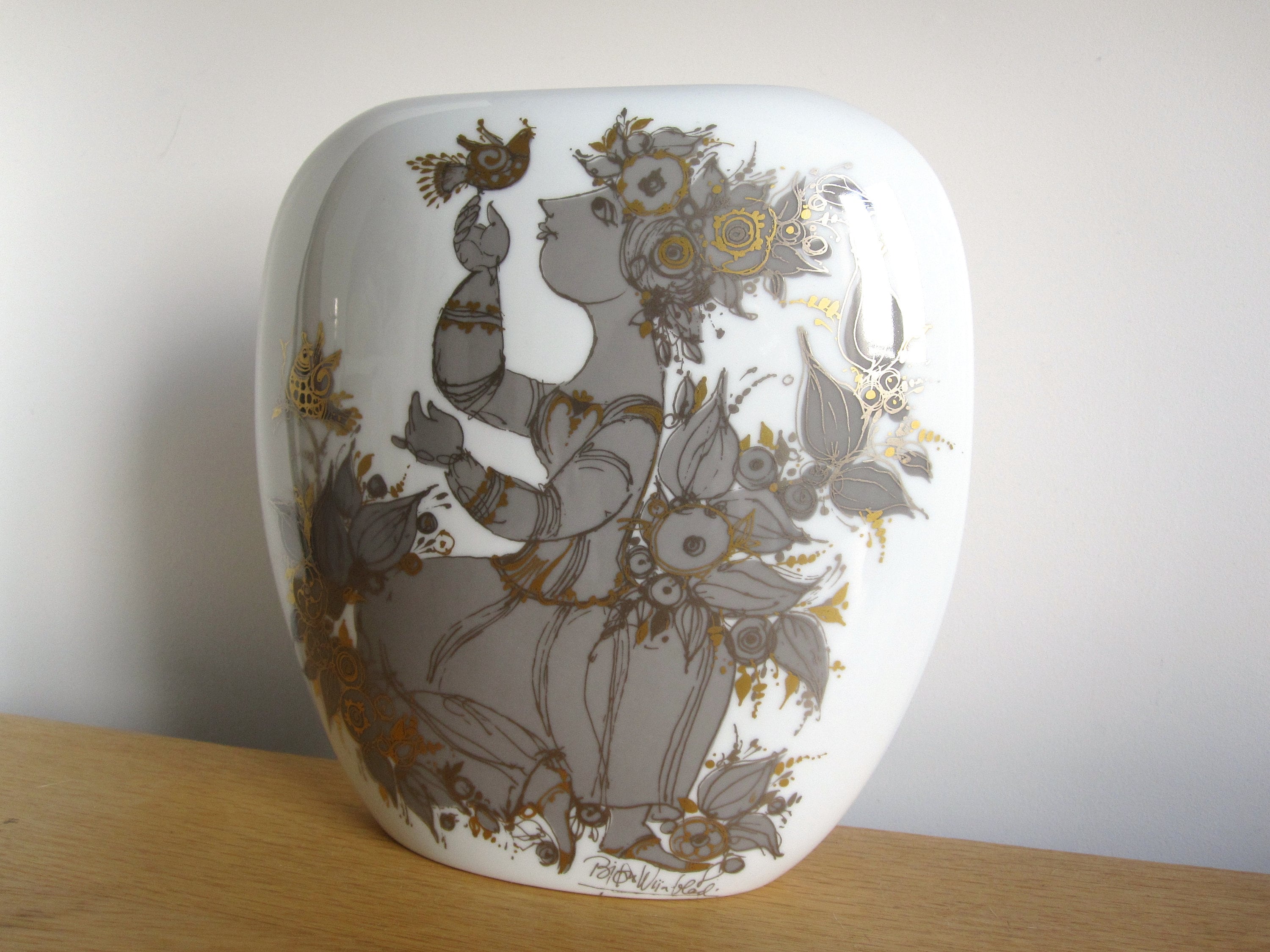 Rosenthal Studio Linie Décor Bjorn Wiinblad Grand Vase Blanc, Gris et Or 1960 Allemagne