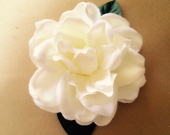 Gardenia flower hair clip