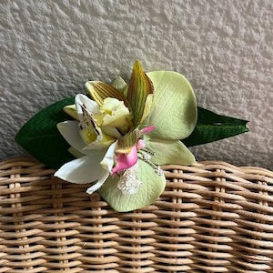 Tropical Orchids Lime Green, White, Brown/green Hairpiece
