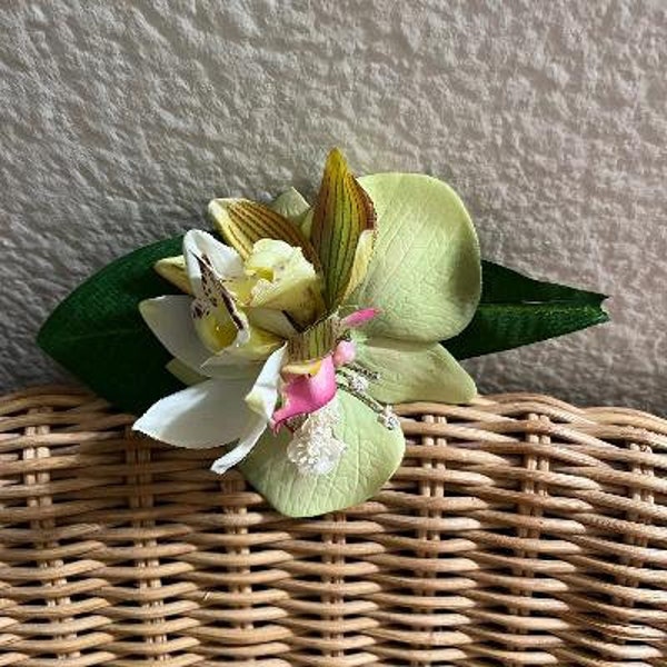 Tropical Orchids Lime Green, White, Brown/green Hairpiece