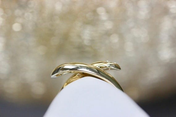 Stunning 14k Yellow Gold and Diamond Ring - image 5