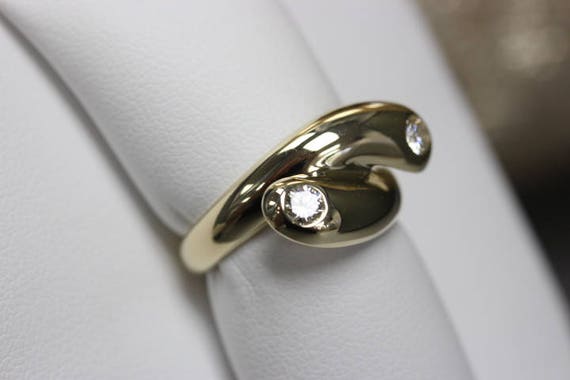 Stunning 14k Yellow Gold and Diamond Ring - image 3