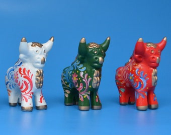 Set of 3 Pucara Bull figurine, 3.3" High, Multicolor options, Handmade Pucara Bull Sculpture, Folkart ceramics, pottery from Peru