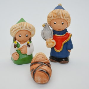 Mongoliskt julkrubbad set - Handgjort i lera - 3 figurer - 8,3 cm högt, Mongoliet