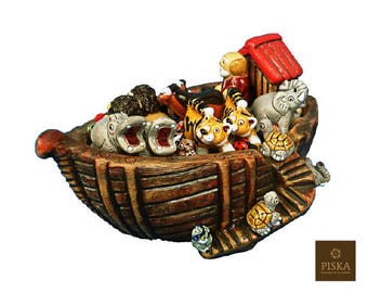 Noah's Ark handpainted in Ceramic - 7.5" x 5.5" x 4.15", Bible, Animals