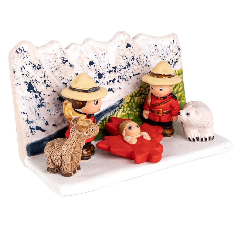 Belén canadiense II - Hecho a mano en arcilla - 1 bloque - 3,1" x 2,2" x 2,8" de alto, Canadá, Real Policía Montada del Canadá, Inukshuk imagen 3