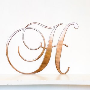 Letra de metal con monograma elegante / Elija su letra / Monograma con escritura / Inserto de corona / Decoración de entrada / Decoración para exteriores