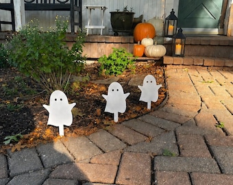 Metal Ghost Yard Stakes (Set of 3) - Spooky Halloween Decor