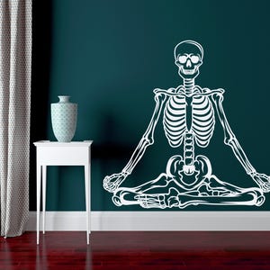Skeleton Yoga Wall Decal, Meditating Skeleton Sticker, Gothic Yoga Art, Skeleton in Lotus Pose, Macabre Meditation Wall Decor
