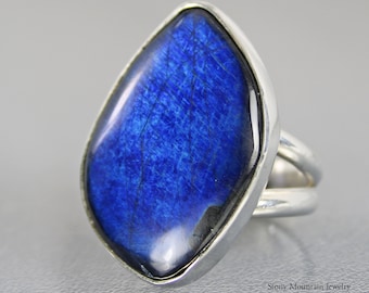 One of a Kind Spectrolite Ring, Handmade Large Stone Ring, Rare Finland Spectrolite Cocktail Ring, Big Blue Labradorite Statement Ring