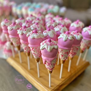 Pink princess Barbie Cake pops, birthday cake pops, girls birthday cake pops