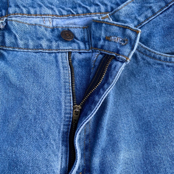 32" Waist Levi Jeans - image 5