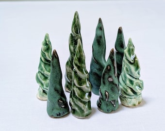 Árbol de cerámica en miniatura: Cipreses de cerámica, decoración para jardines de hadas en casas de muñecas, árboles para trenes en miniatura.
