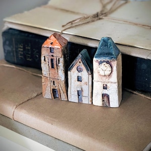 Casa de cerámica en miniatura: cerámica esculpida a mano, decoración para jardines de hadas