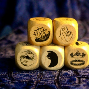 Shakespeare's Plot Device Dice Shakespeare Story Cubes image 7