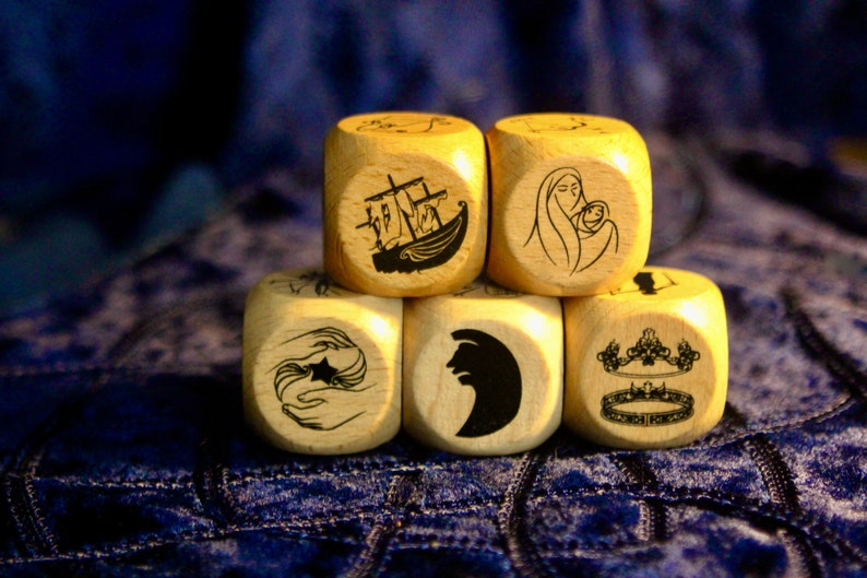 Shakespeare's Plot Device Dice Shakespeare Story Cubes image 7