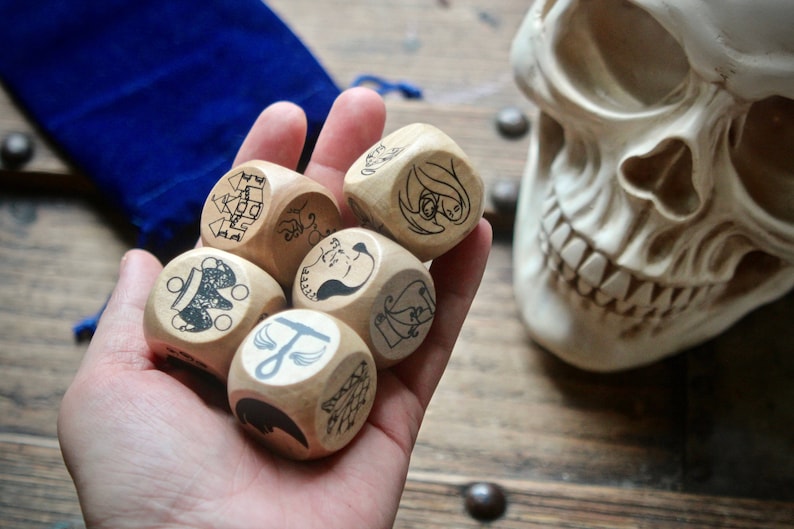 Shakespeare's Plot Device Dice Shakespeare Story Cubes image 10