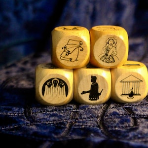 Shakespeare's Plot Device Dice Shakespeare Story Cubes image 4