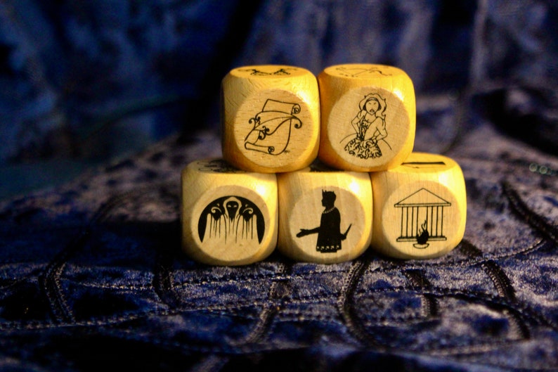 Shakespeare's Plot Device Dice Shakespeare Story Cubes image 4