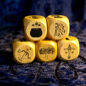 Shakespeare's Plot Device Dice Shakespeare Story Cubes image 6