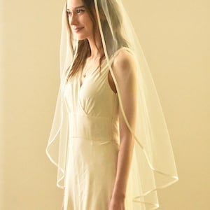 Fingertip Length Bridal Veil: Angel Cut with Satin Trim