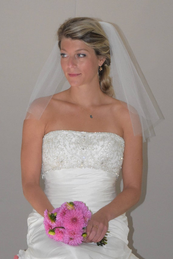 Simple Short Veil Shoulder Length Veil Minimalist Veil Etsy