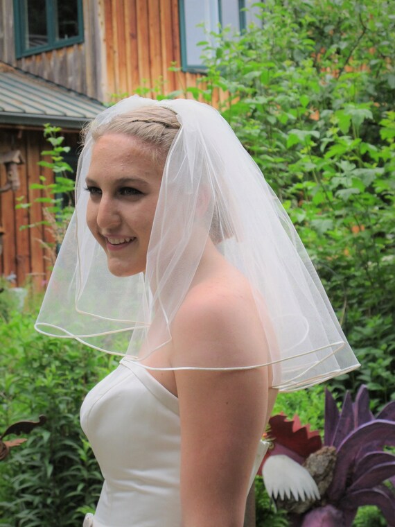 shoulder length veils wedding
