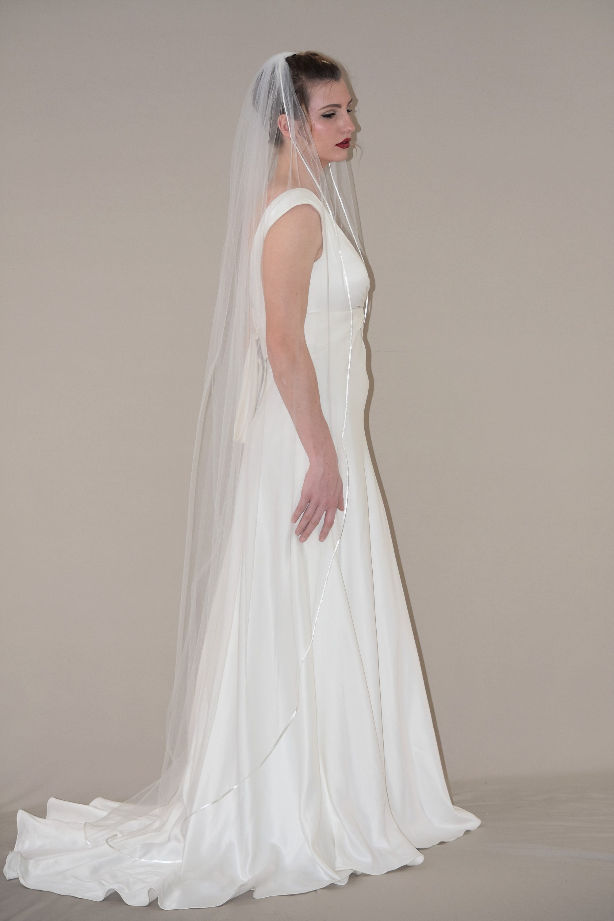 Satin Trim Veil main image 0