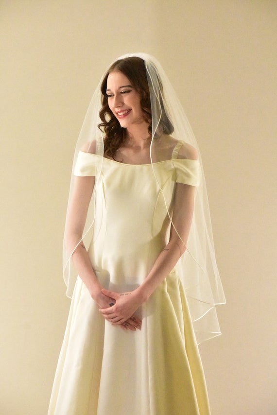Angel Cut Knee Length Wedding Veil: Satin Cord Trim, Metal  display picture 3