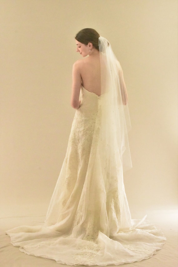 Waltz length angel cut sheer white wedding veil Angel Cut Waltz Wedding Veil: Satin Trim, Bridal Illusion  main image 4