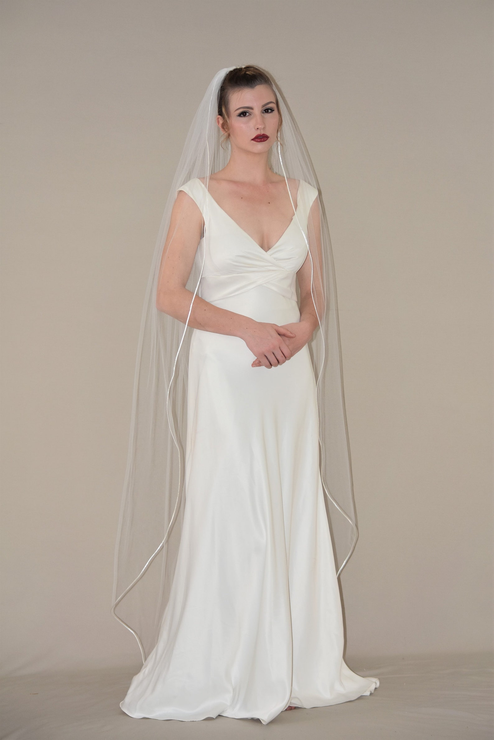 Satin Trim Veil main image 1