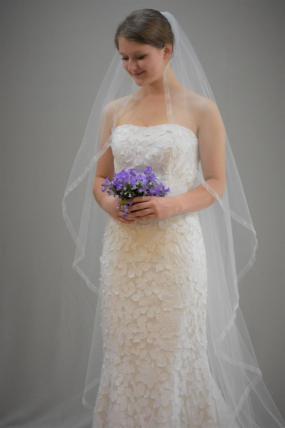 Angel Cut Floor Length Veil With Organza Ribbon | Waltz