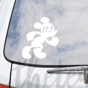 Calcomanía de vinilo de Mickey para correr maratón y media maratón de Disney / Calcomanía para auto, calcomanía para ventana, calcomanía de Yeti / Regalo de Disney / Calcomanía para computadora portátil / Calcomanía para corredor