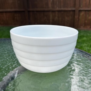 Retro Pyrex White Milk Glass Beehive Mixing Bowl
