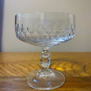 Set of Four Delicate Crystal Champagne Glasses - Elegant Vintage Stemware for Special Occasions