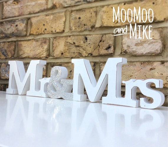 Wedding sign | Freestanding mr & Mrs sign | Wedding sign | Wedding decor | Crystal embellished | Rhinestone