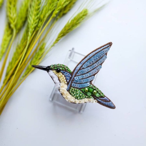 Beaded hummingbird brooch bird pin jewelry embroidered lapel pin colibri brooch handmade gift for her bird lover gift summer accessories