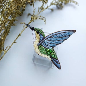 Beaded hummingbird brooch bird pin jewelry embroidered lapel pin colibri brooch handmade gift for her bird lover gift summer accessories image 4