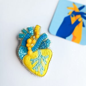 Beaded Ukraine heart brooch embroidered Ukrainian flag pray for Ukraine pin