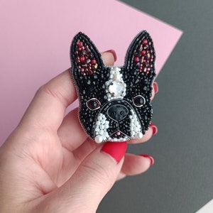 Broche de bulldog francés bordado con cuentas, regalo para amantes de los perros, joyería única hecha a mano en Ucrania