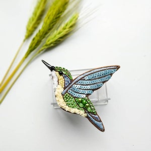 Beaded hummingbird brooch bird pin jewelry embroidered lapel pin colibri brooch handmade gift for her bird lover gift summer accessories image 6