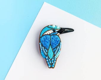 Spilla a forma di martin pescatore blu con perline, spilla ricamata a forma di uccello, spilla ricamata con perline, gioiello a forma di uccello, regalo per lei