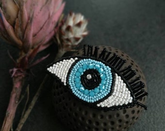 Beaded blue eye brooch, embroidered jewelry, gift for her, evil eye jewelry, unique gift